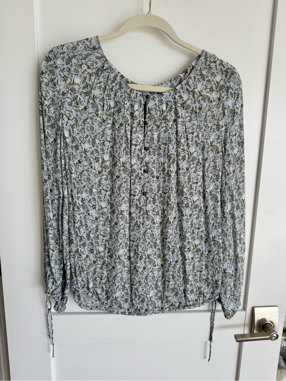 Lucky Brand Light Blue Floral Long-Sleeve Women's Top